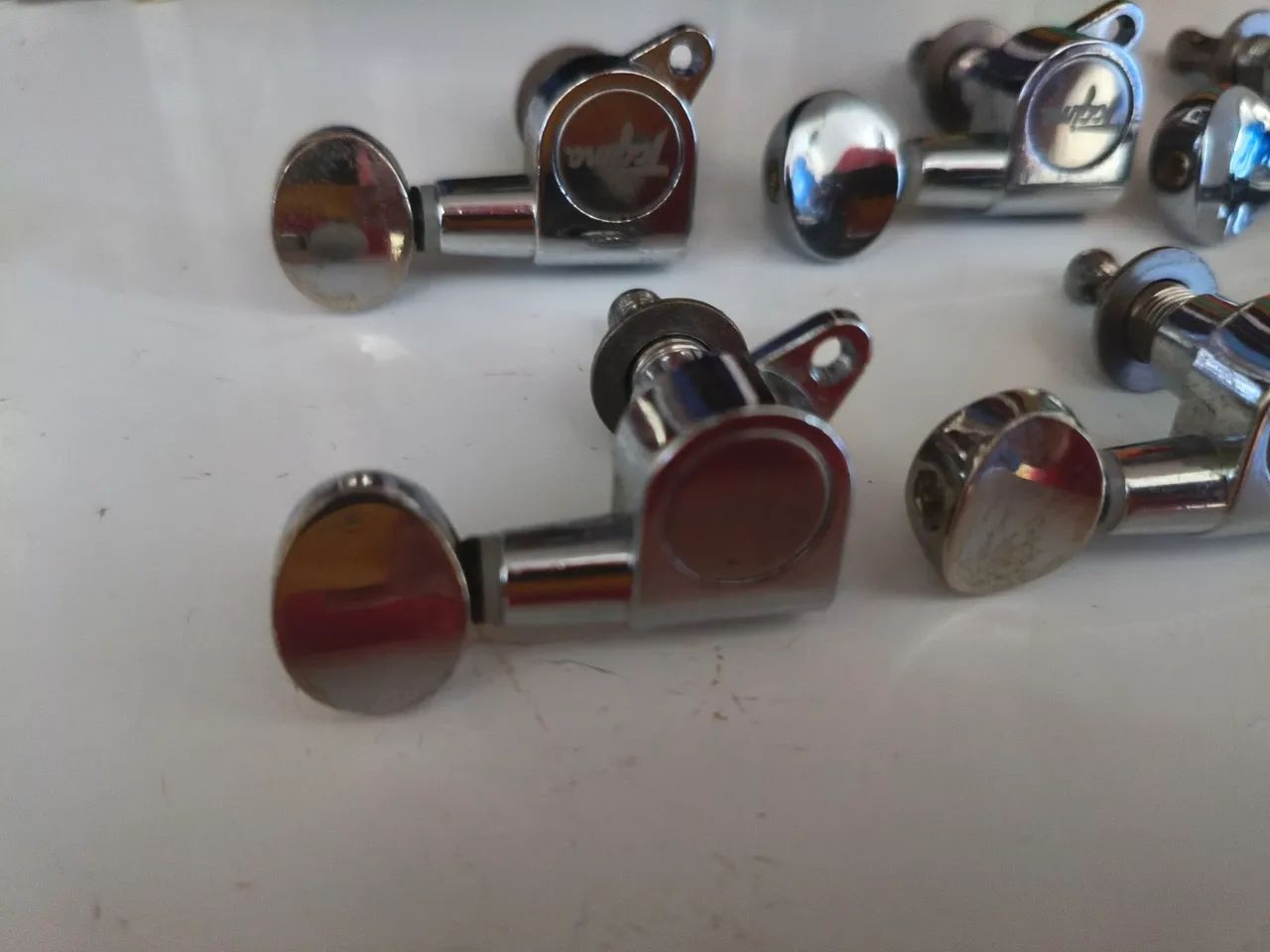 6 Tarraxas em linha Tagima  - Foto 3