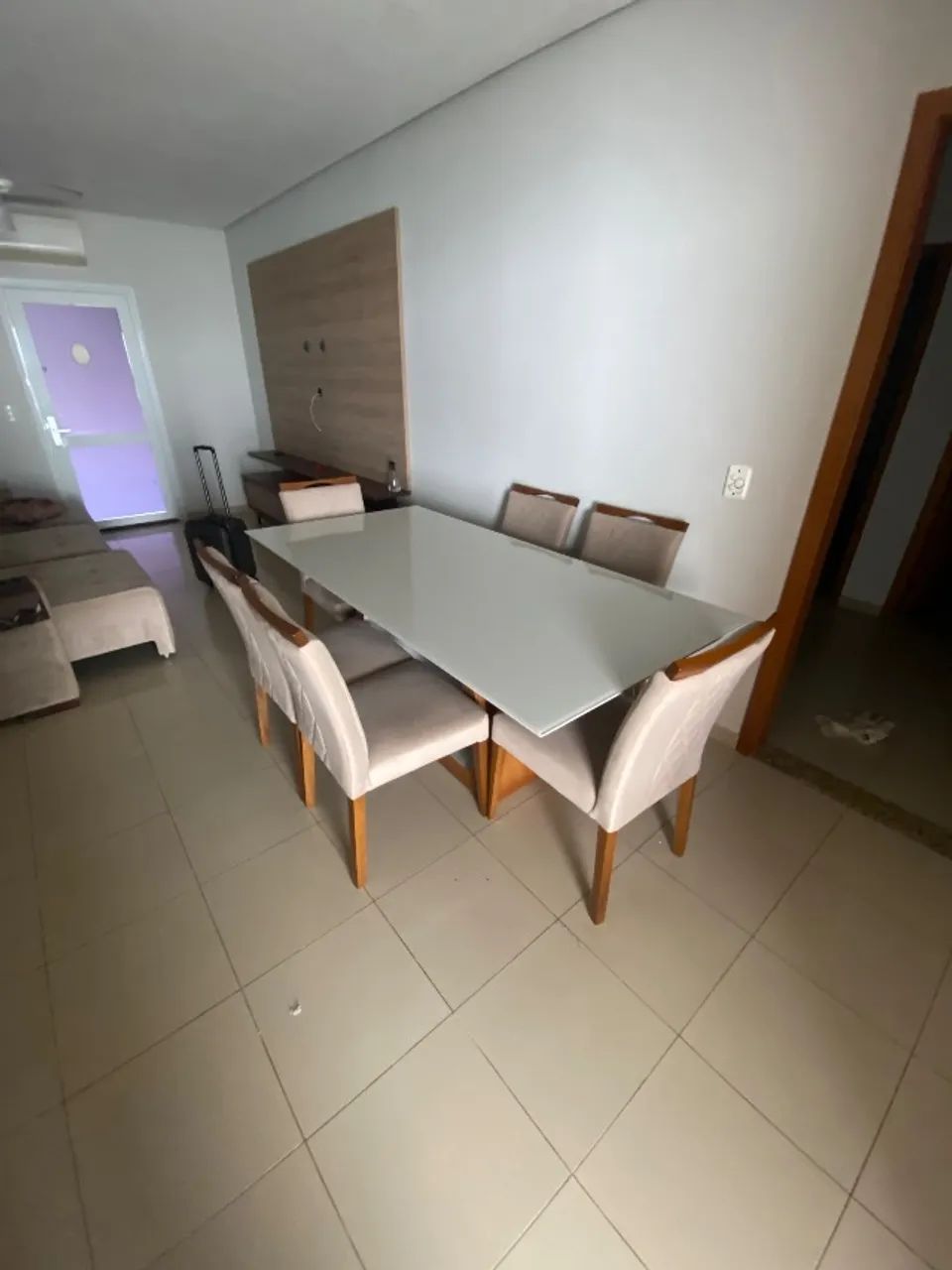 Mesa de jantar impecável 