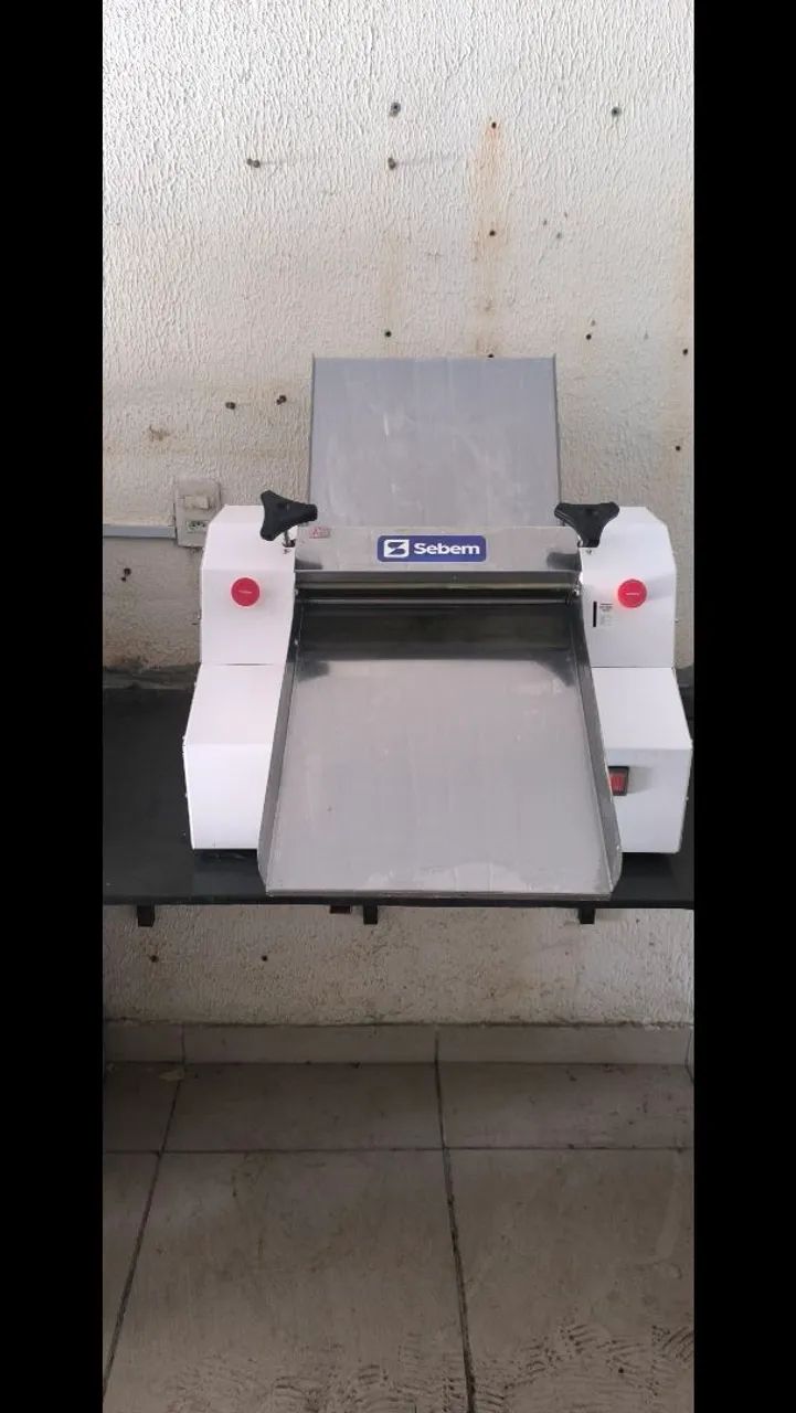 Cilindro para massa ( pouco tempo de uso )