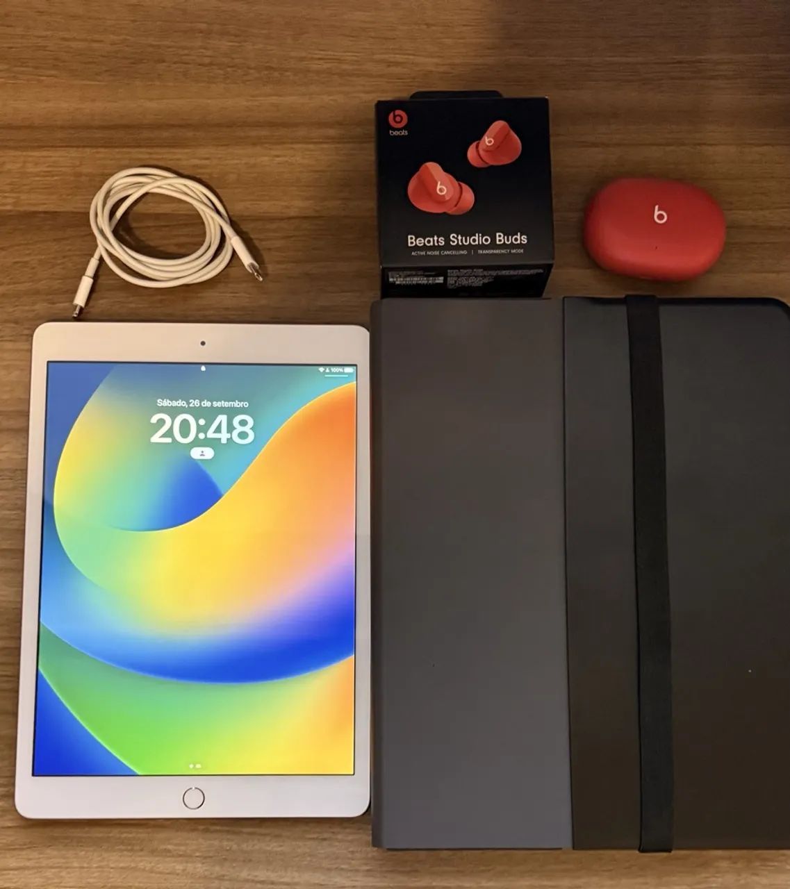 Ipad 9ª geração com teclado logi e beats ear buds - Foto 2