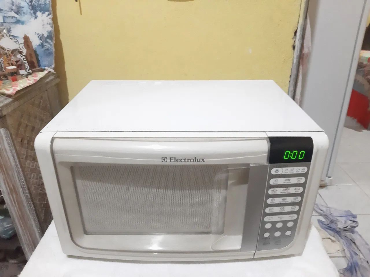 Micro-ondas Electrolux Mod. Mef41 - 31 Litros 220V - Foto 2