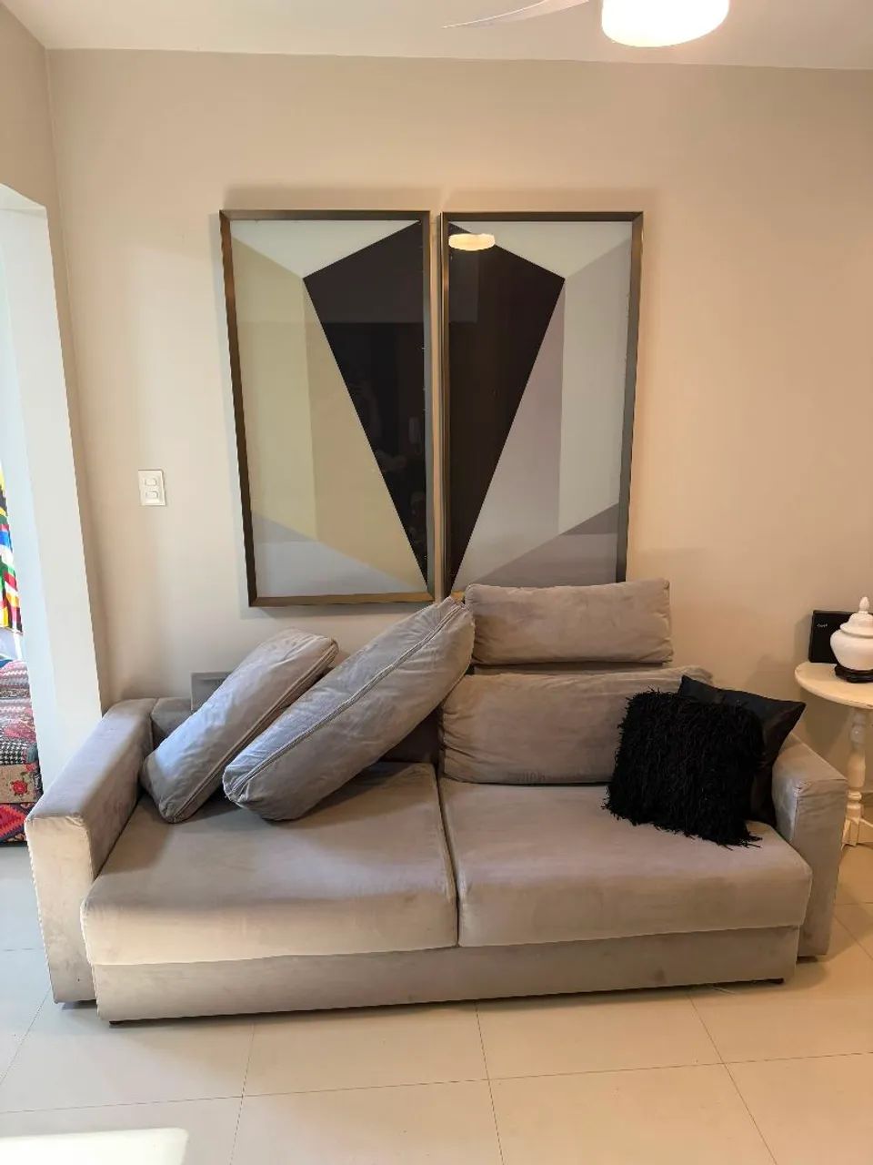 Vendo! Sofá três lugares,tem 2,5 - Foto 3