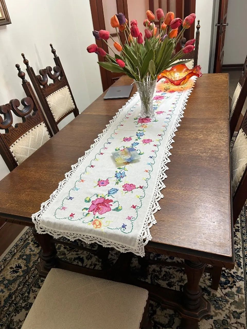 Mesa de jantar madeira extensível com 8 cadeiras  - Foto 3