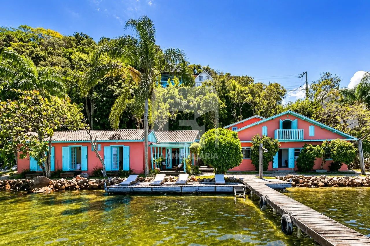 Casa charmosa à venda na Lagoa da Conceição