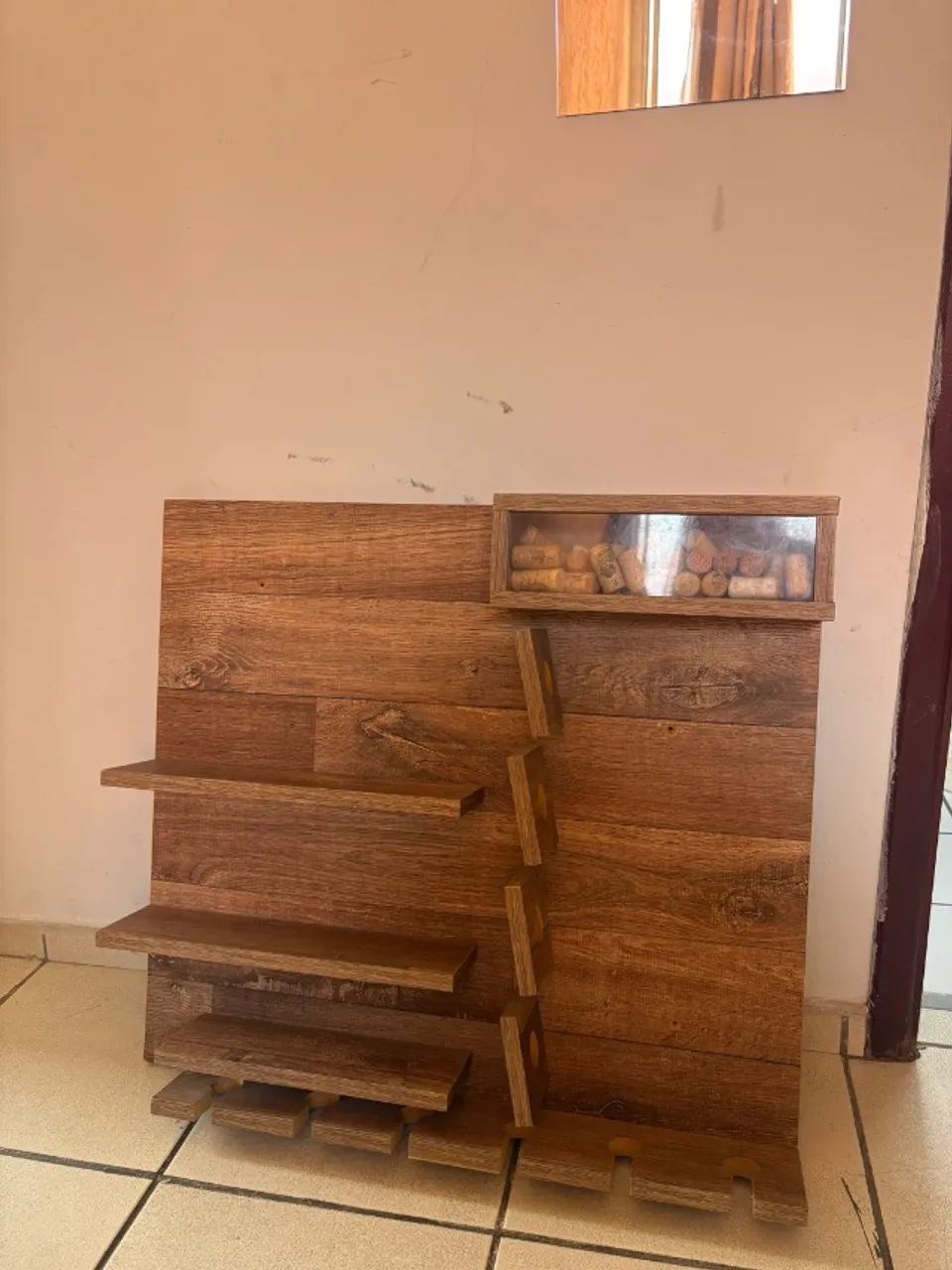 Adega de Vinhos Suspensa - Foto 2