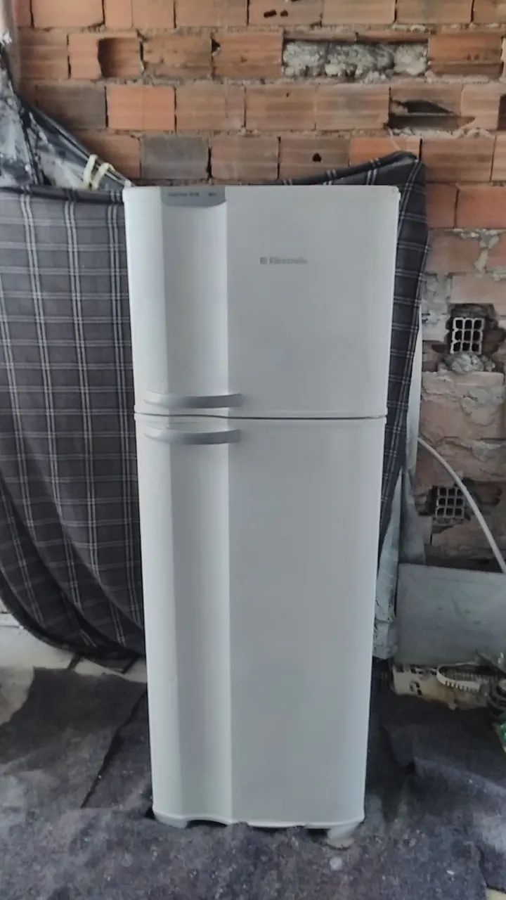 GELADEIRA ELETROLUX FROST FREE  - Foto 3
