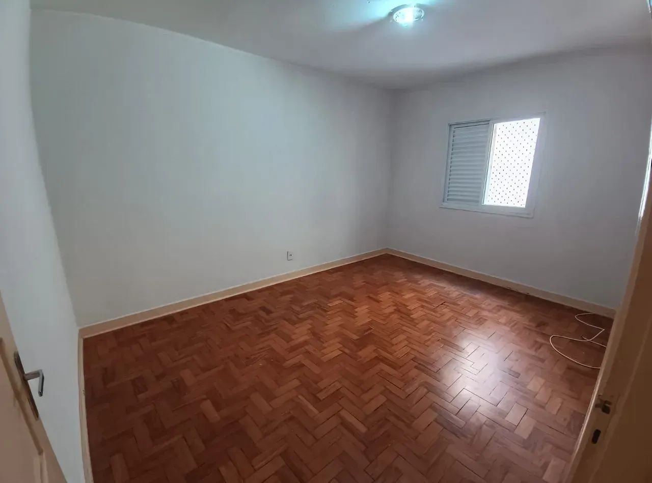 Apartamento tradicional com 2 dormitórios amplos e lavanderia em Perdizes. - Foto 2