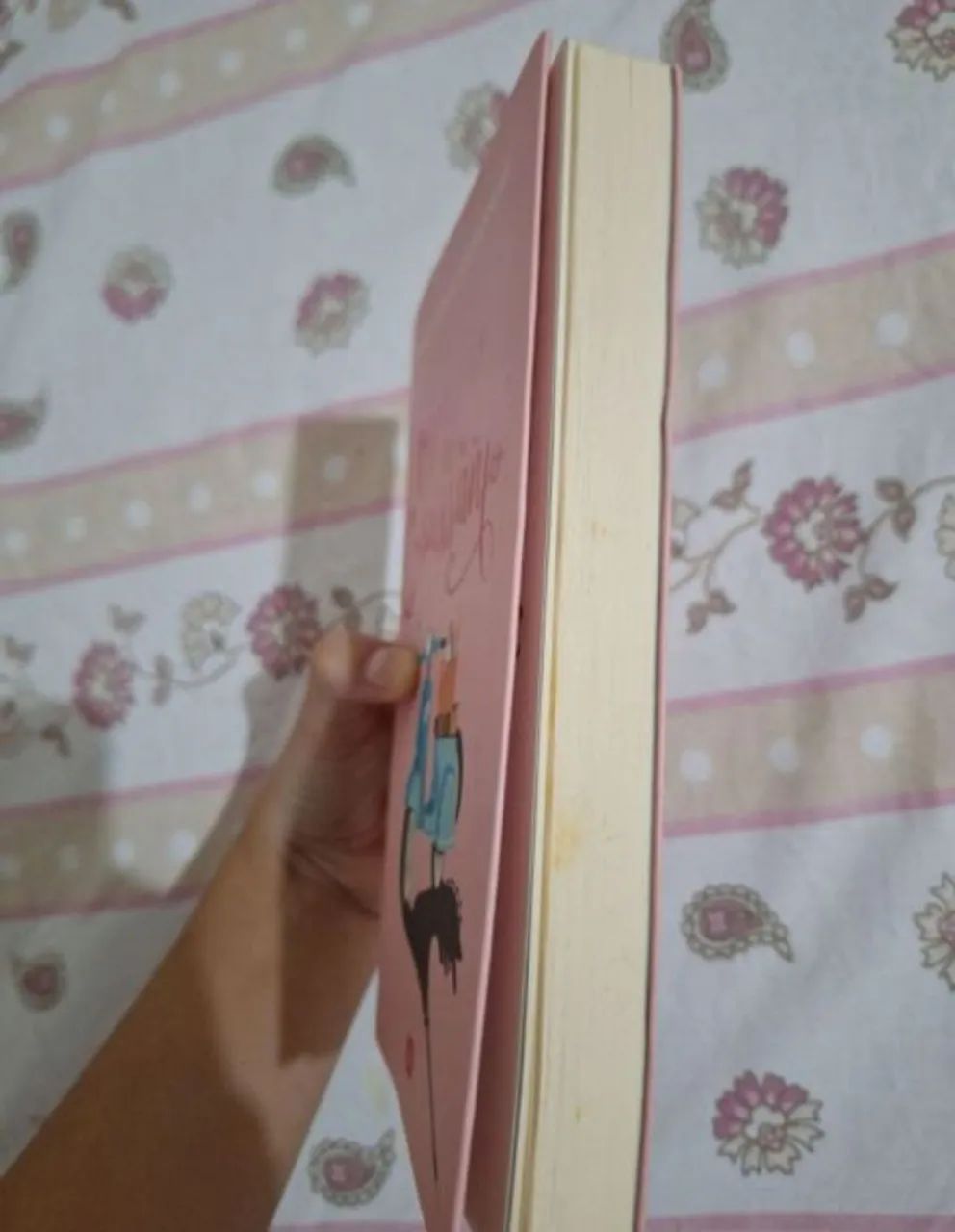 Livro beijos e croissants  - Foto 3