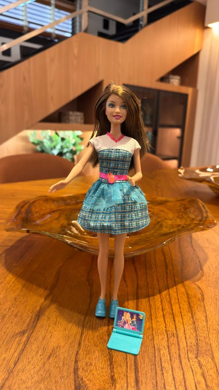Boneca Barbie Hadley Escola De Princesas Mattel - Rara Com Mini Notebook - Foto 3
