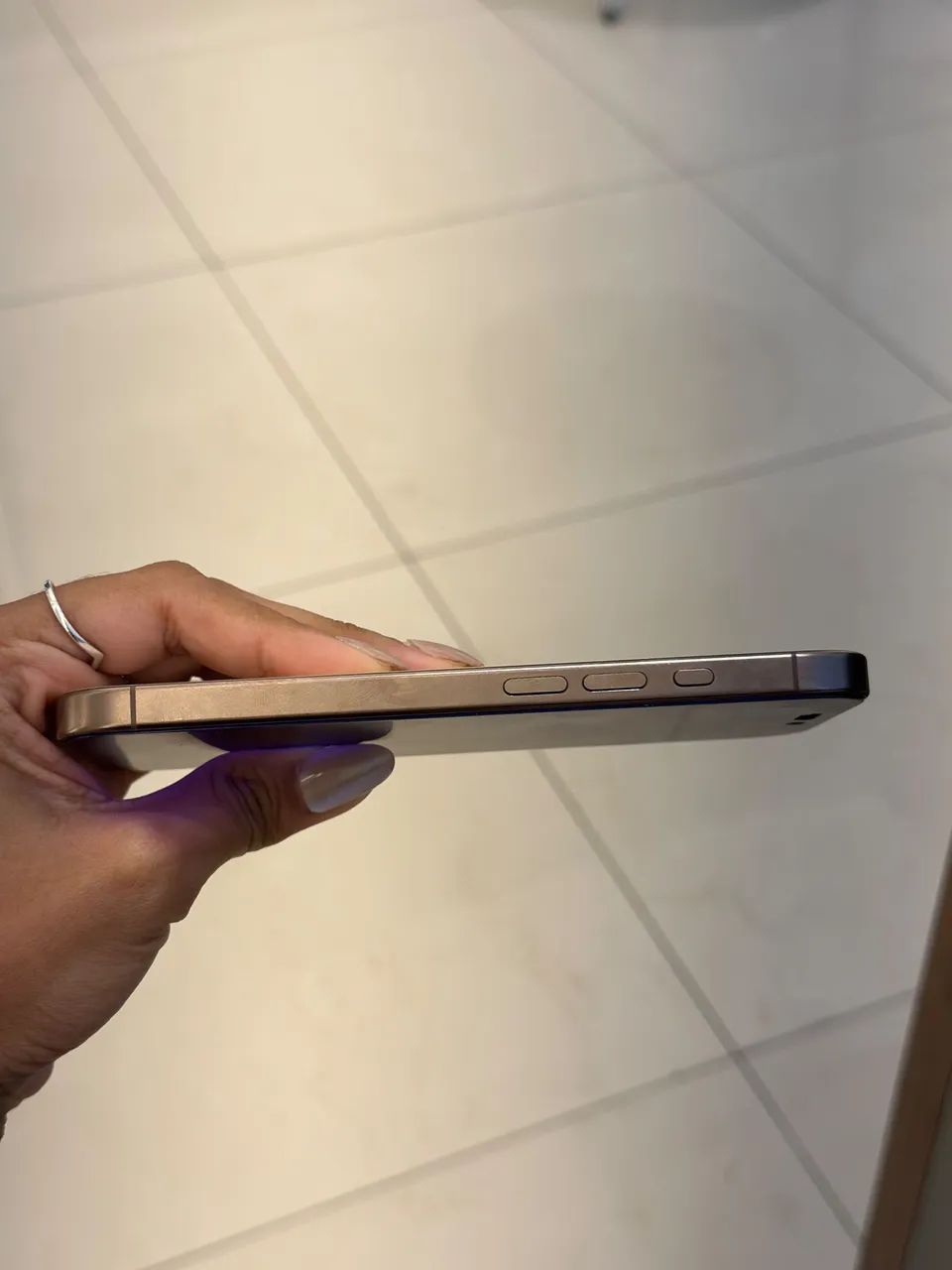 Vendo iPhone 16pro 256G  CONSERVADO  - Foto 5