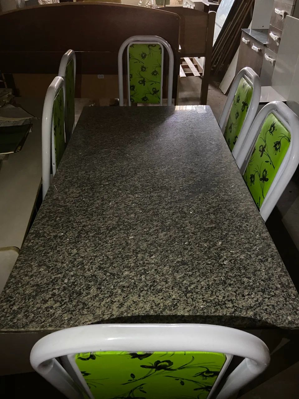 Mesa de mármore com 6 cadeiras  - Foto 4