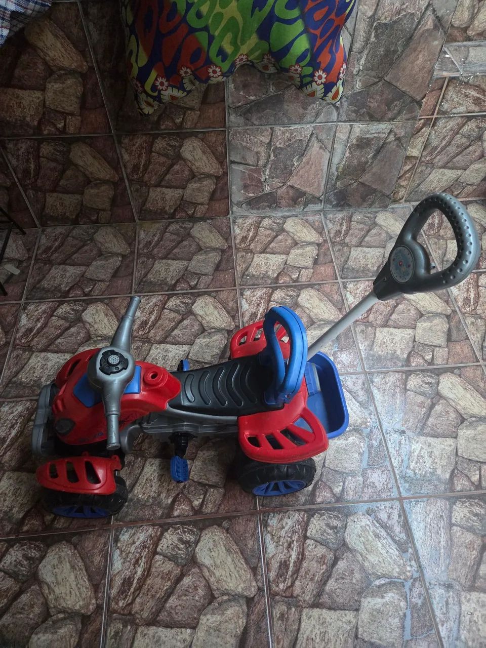 Carrinho de bebê infantil empurrador pedal criança homem aranha spider - Foto 5