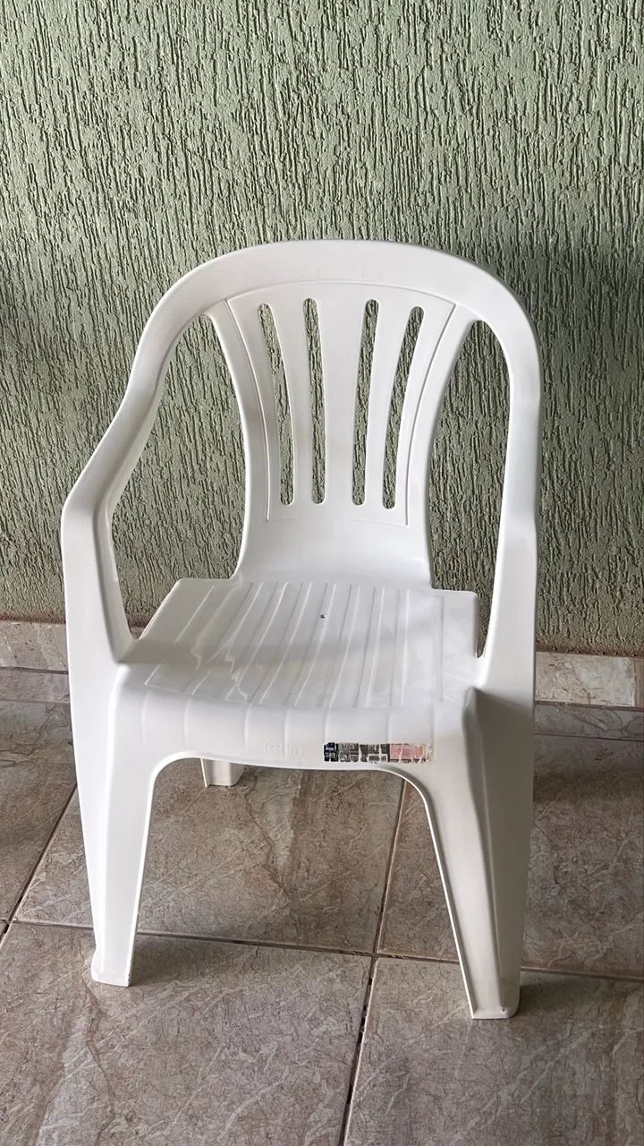 CADEIRA PLÁSTICA MARCA MOR