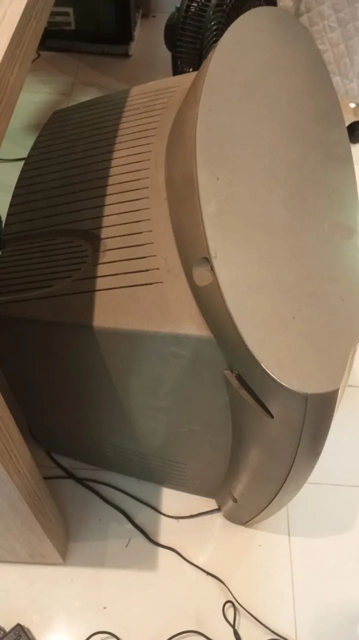 TV de tubo 29 polegadas PHILIPS 29PT554A/78R com controle - Foto 3