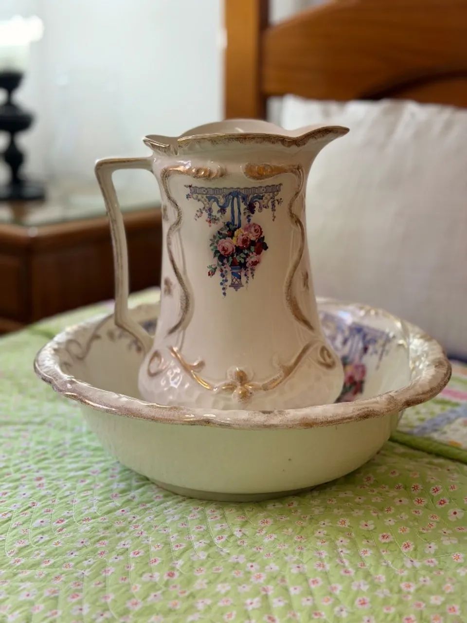 Gomil em porcelana inglesa
