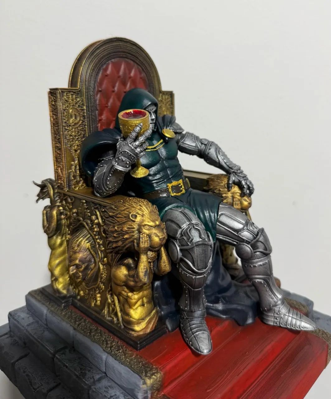 Dr. Doom 1/6 em resina  - Foto 5