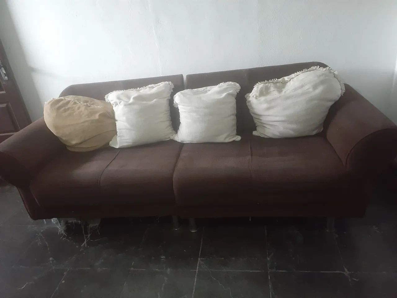 Vendo  , sofá  formado   com almofadas soltas.. - Foto 2