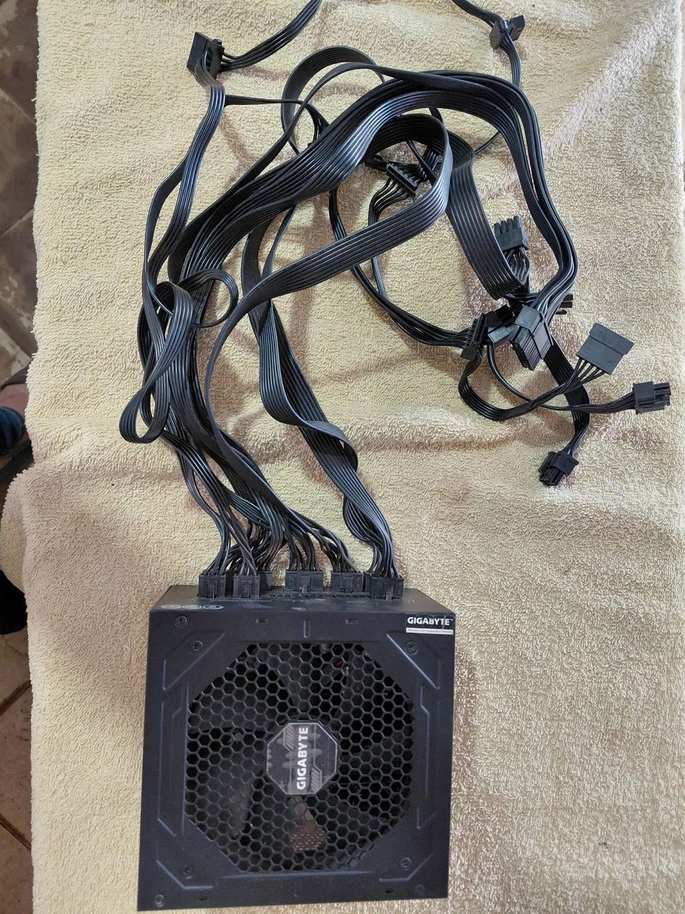 Fonte 750w GIGABYTE - Foto 3