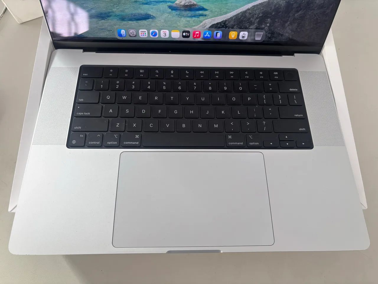 MacBook pro 16インチ m1pro 16GB 512GB Apple notebook MacBook Pro (de 16 polegadas, Processador M1 Pro da