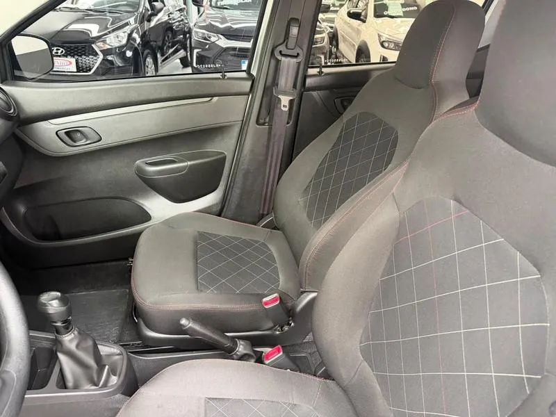 Renault Kwid 1.0 Zen, foto 9 de 12