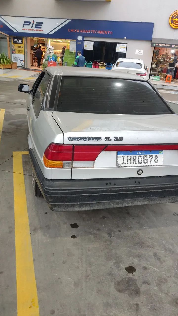 Ford Versailles 1994