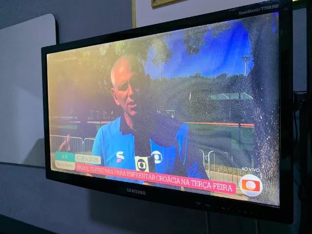 TV SAMSUNG T24B350 - 24 POLEGADAS - PRECISA TROCAR PELÍCULA POLARIZADA - USADA - Foto 4