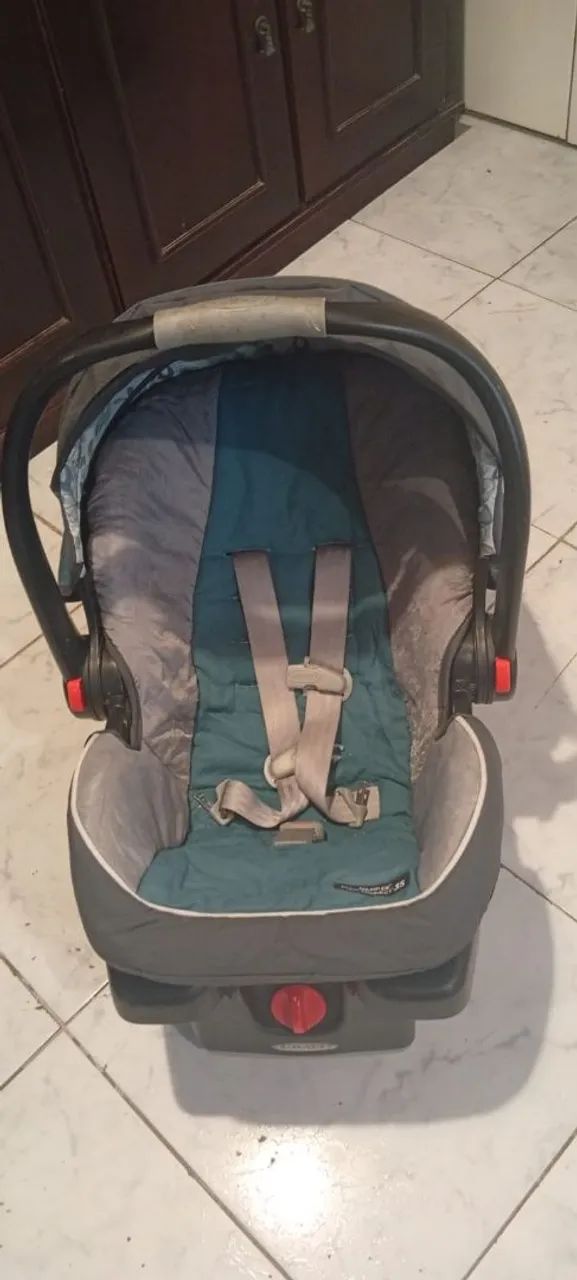 Bebê conforto com base 