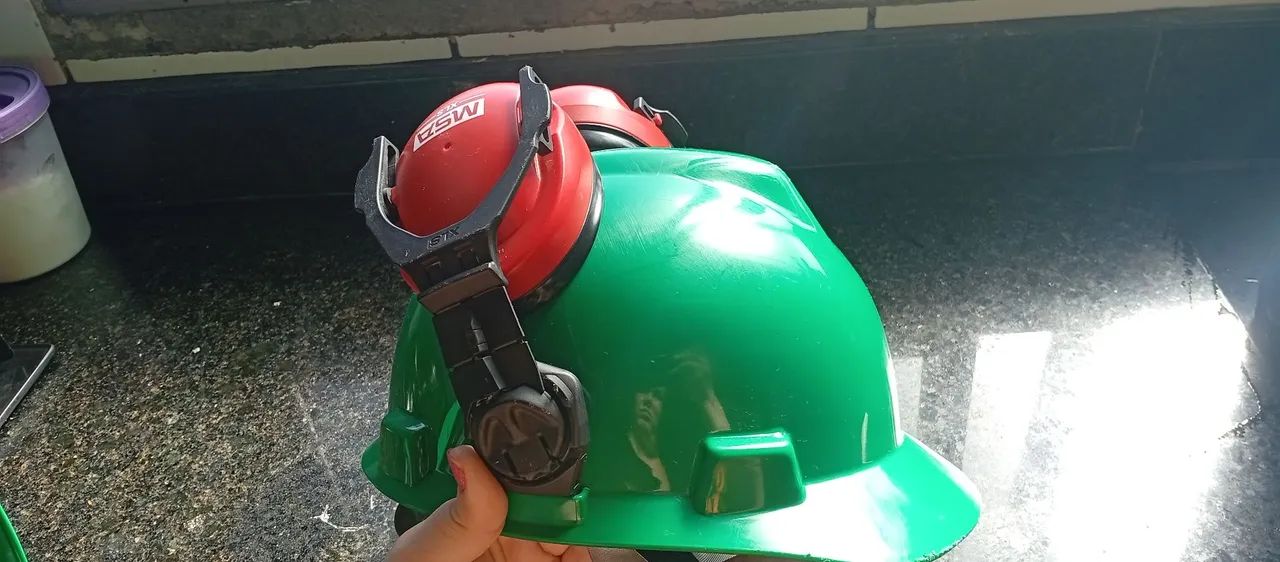 Capacete epi de segurança msa com abafador  - Foto 2