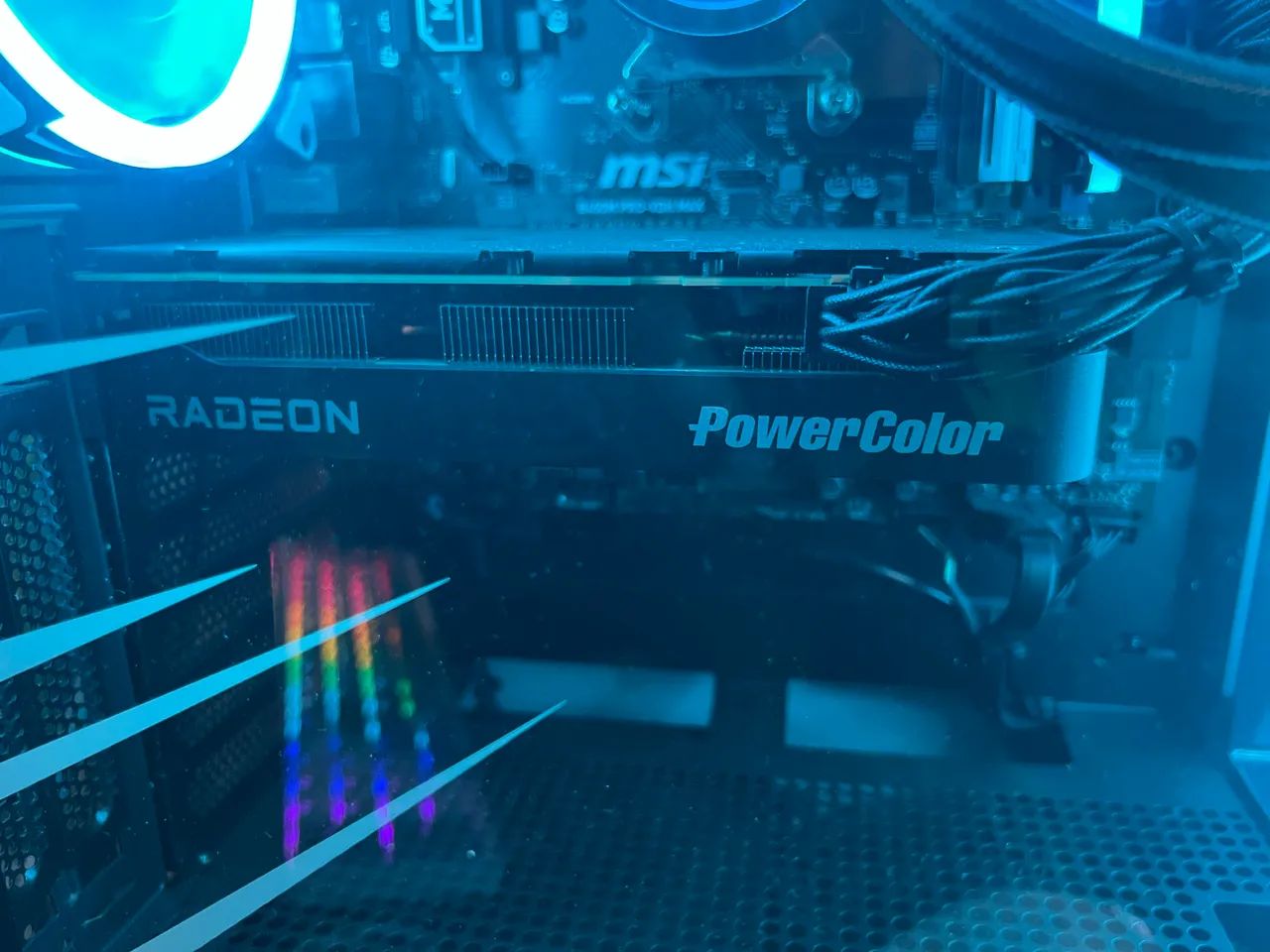 AMD RX 9060XT 16GB - Foto 3