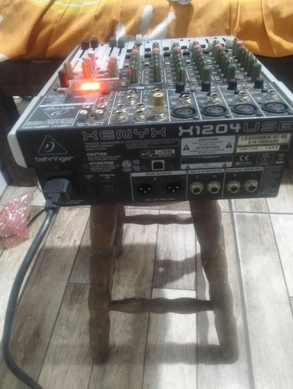 Mesa de som Behringer 1204 - Foto 3