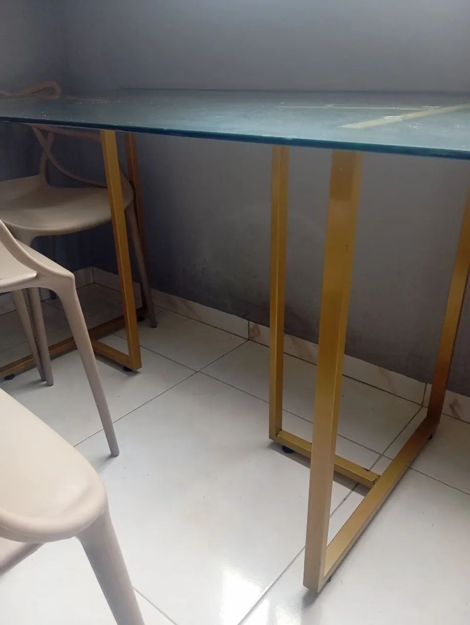 Mesa de vidro com 4 cadeiras  - Foto 4