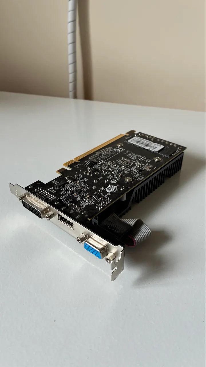Placa de vídeo AMD 2gb DDR 3 nunca usada - Foto 3