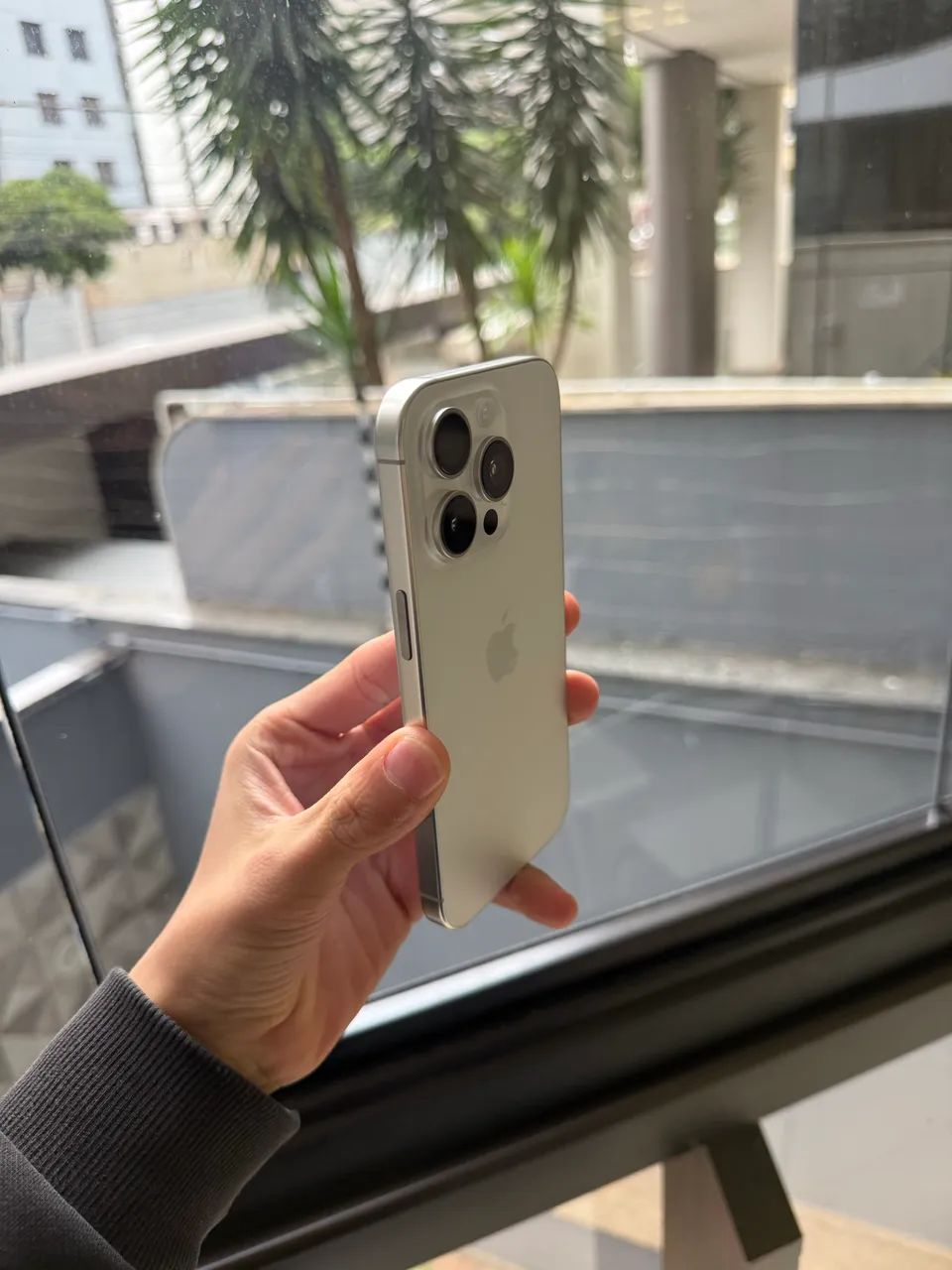 IPHONE 16 pro  - Foto 5