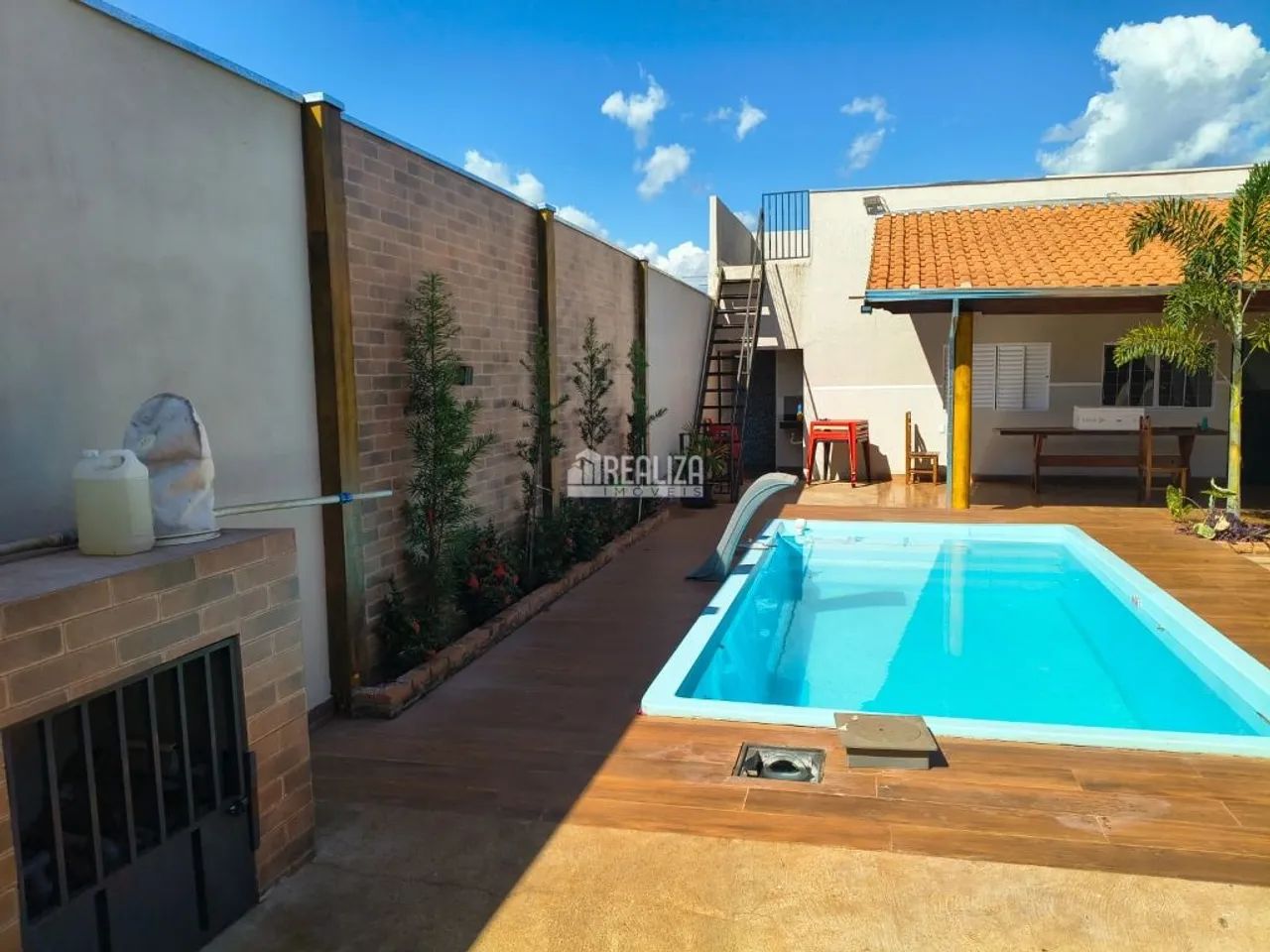 Vende-se Área de lazer completa com possibilidade de transformar em casa!