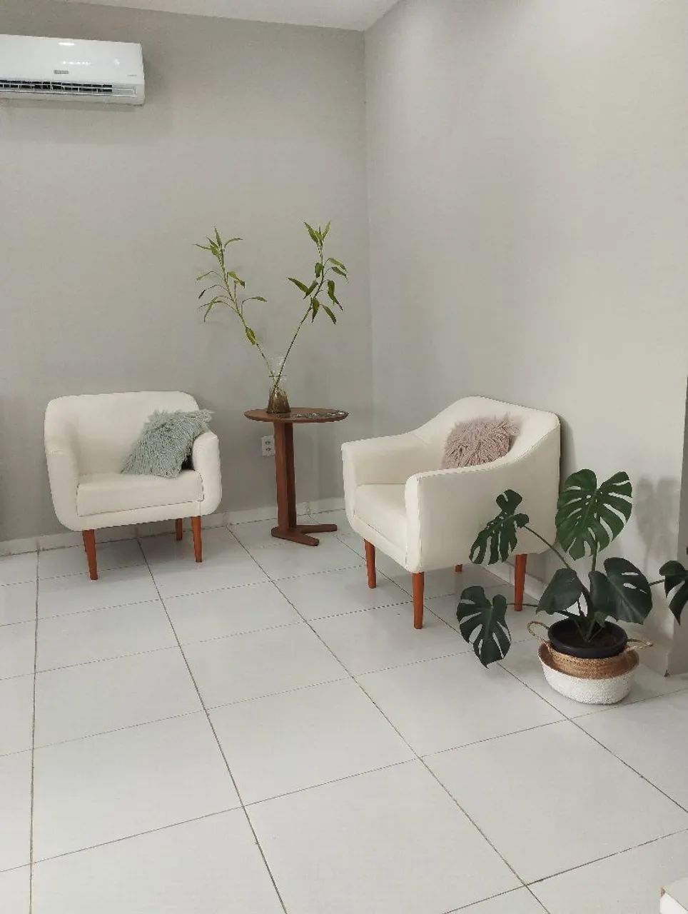 Vaga para Cabeleireira e Manicure  - Foto 4