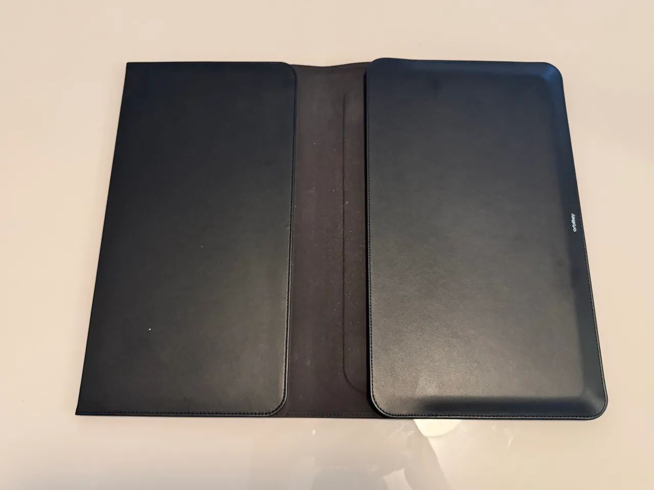 Orbitkey Hybrid Laptop Sleeve 14" - Preto - Compatível com MacBook Pro - Foto 5