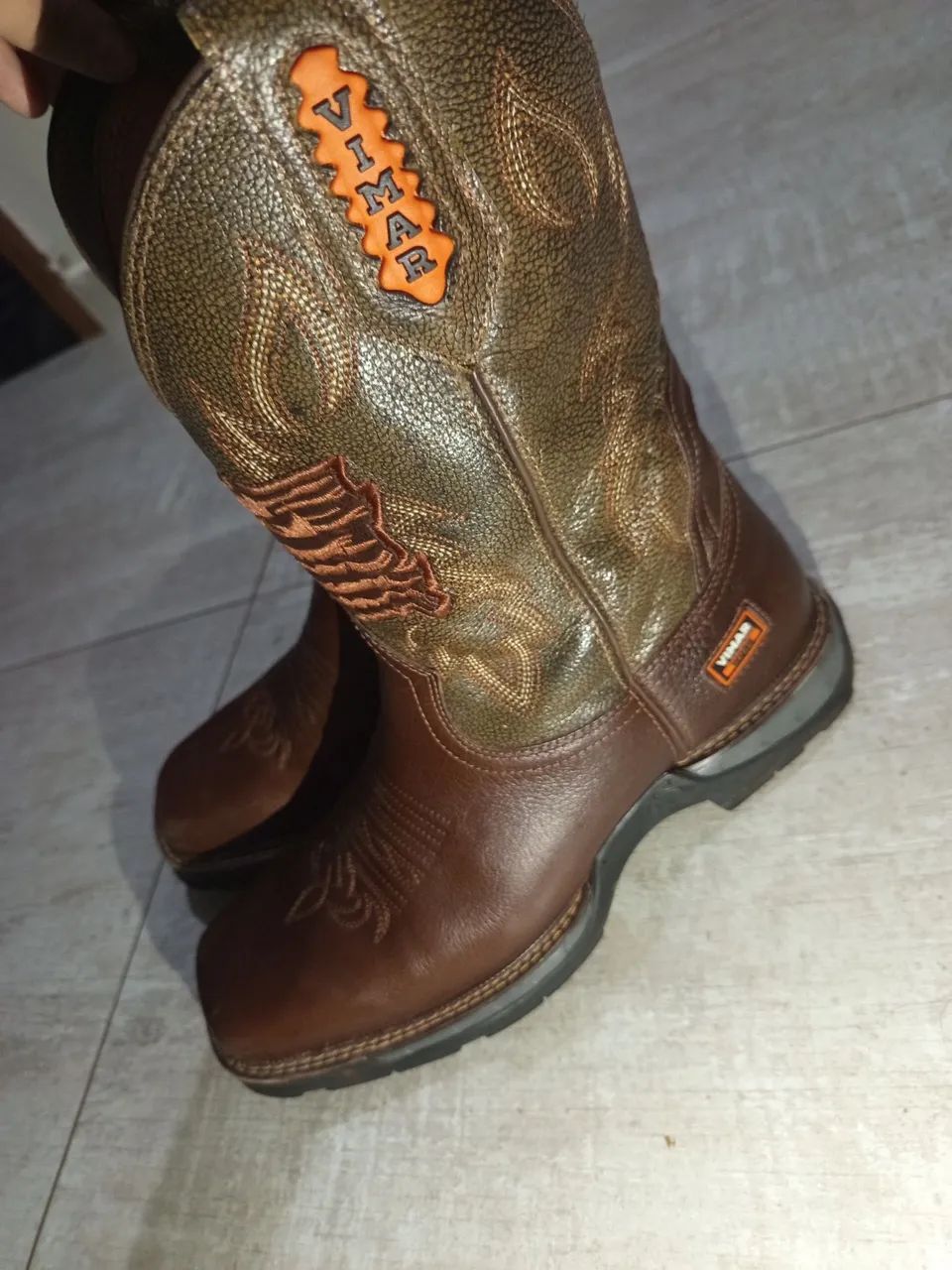 Vendo bota country nova