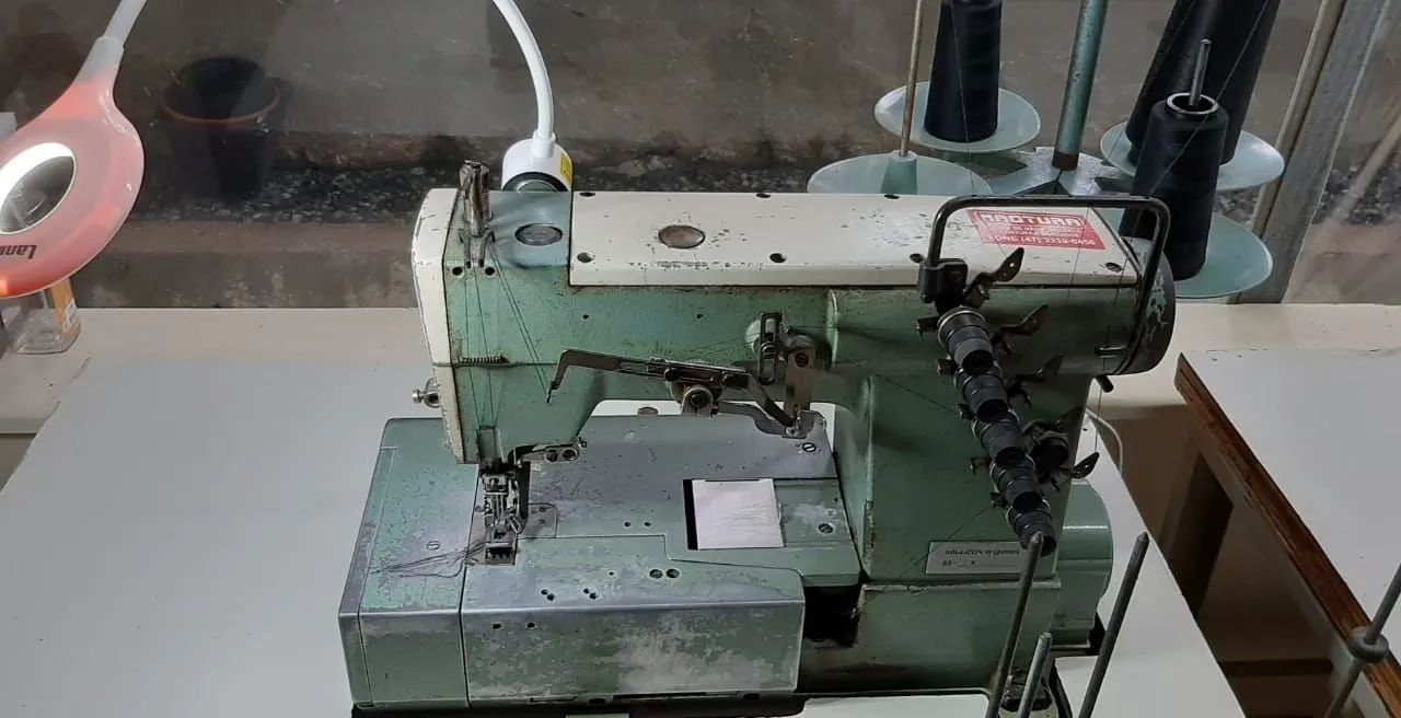 Máquina de costura industrial  - Foto 2