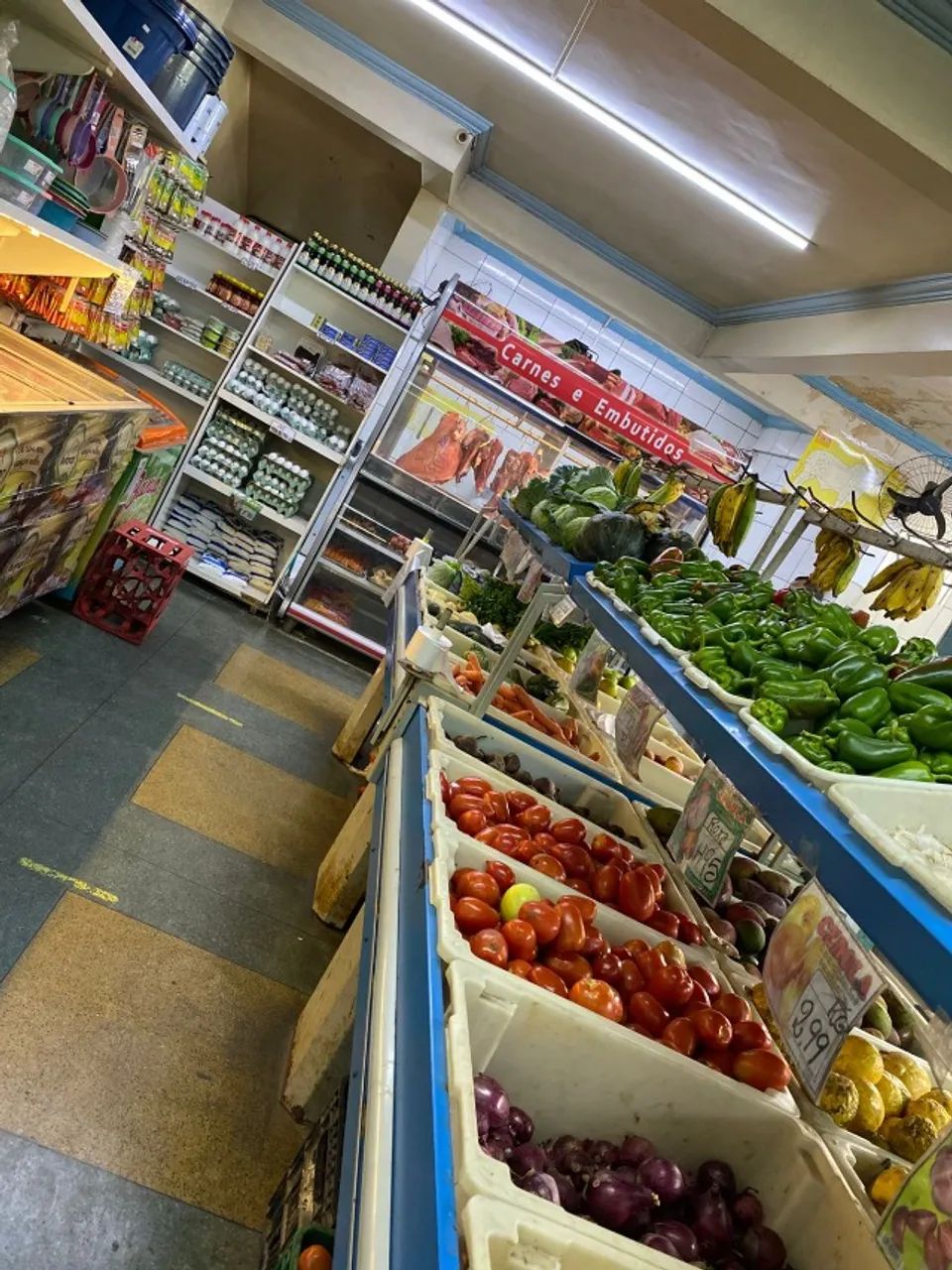 Supermercado e 2 apartamentos - Foto 4