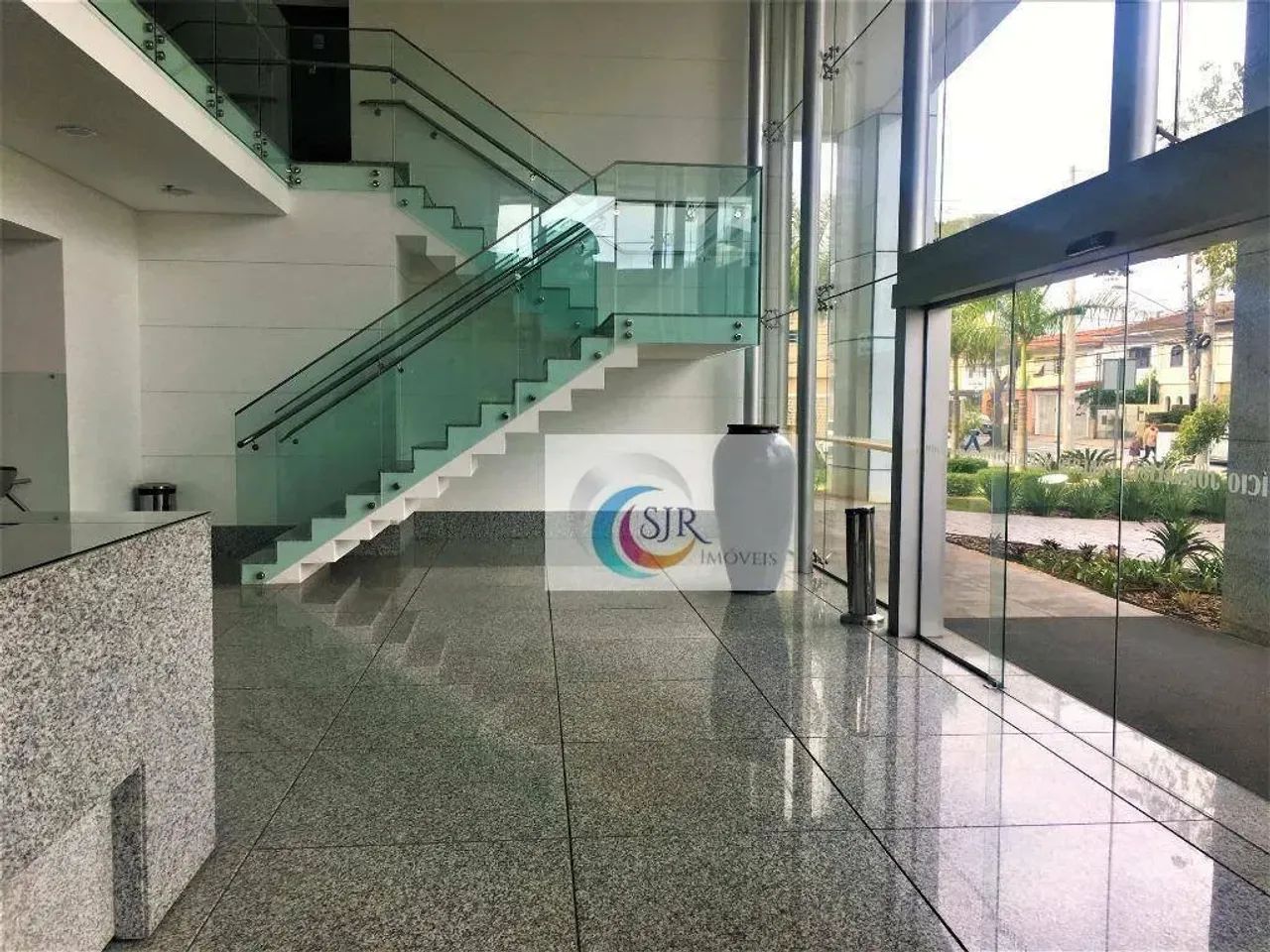 Conjunto comercial com 192m² em vão livre com 5 vagas de garagem! - Foto 12