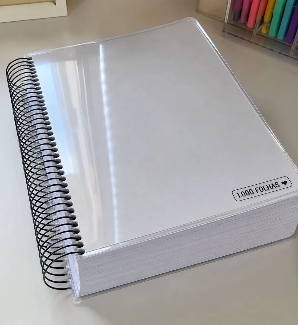 Caderno com muitaa folhas para estudar caderno sem linhas 