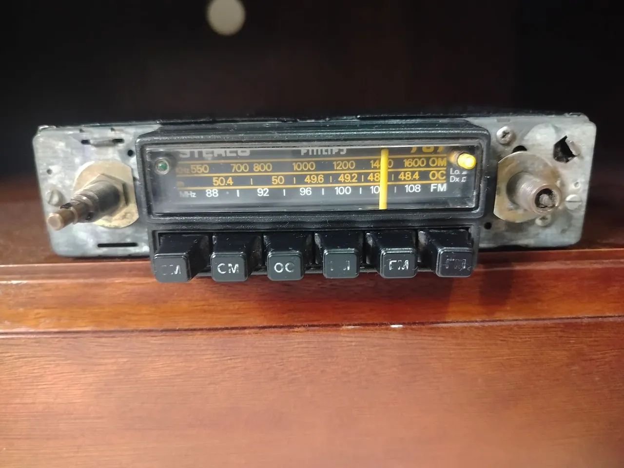 Rádio Philips antigo