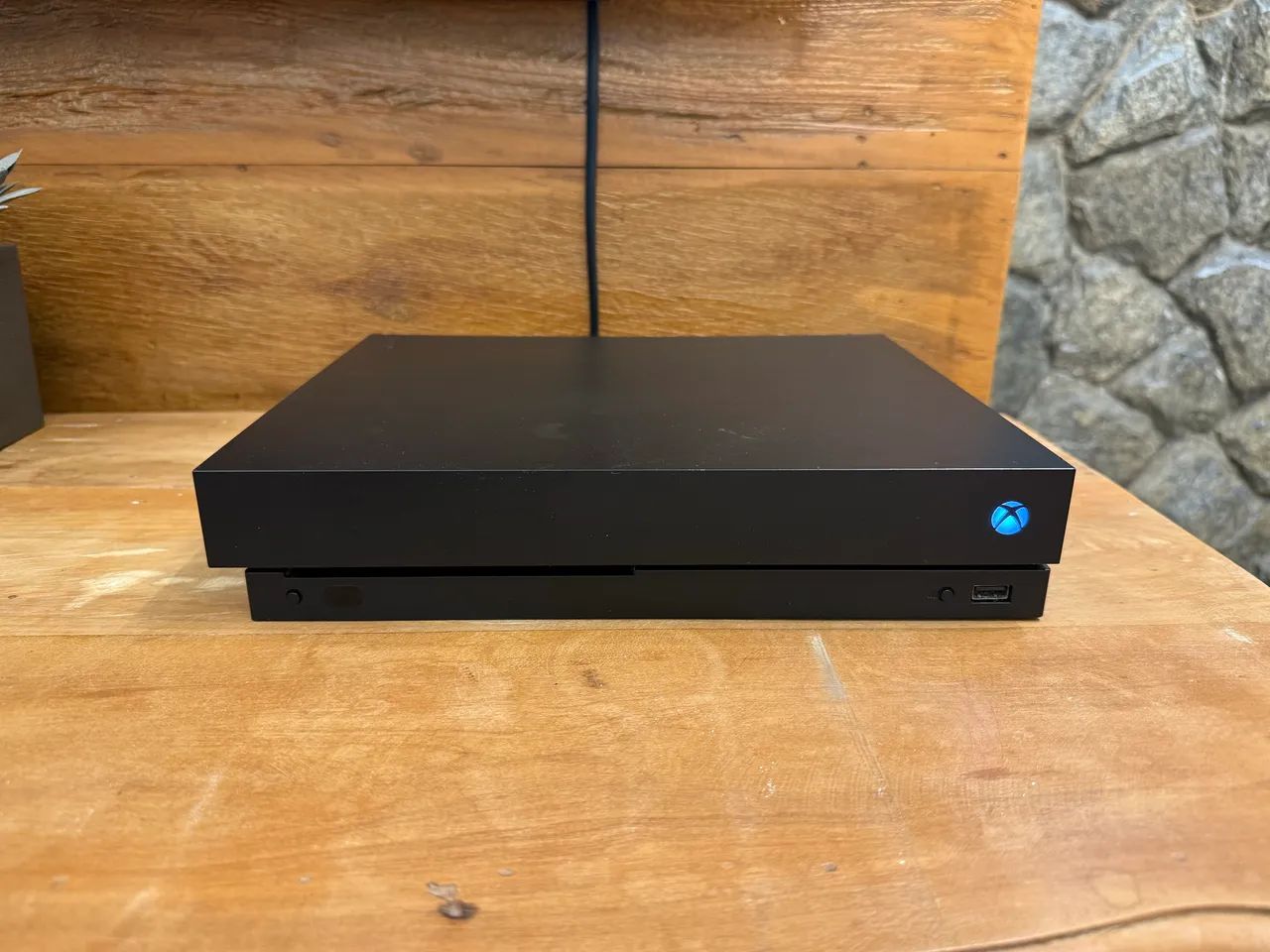 Xbox One X 1TB com defeito*