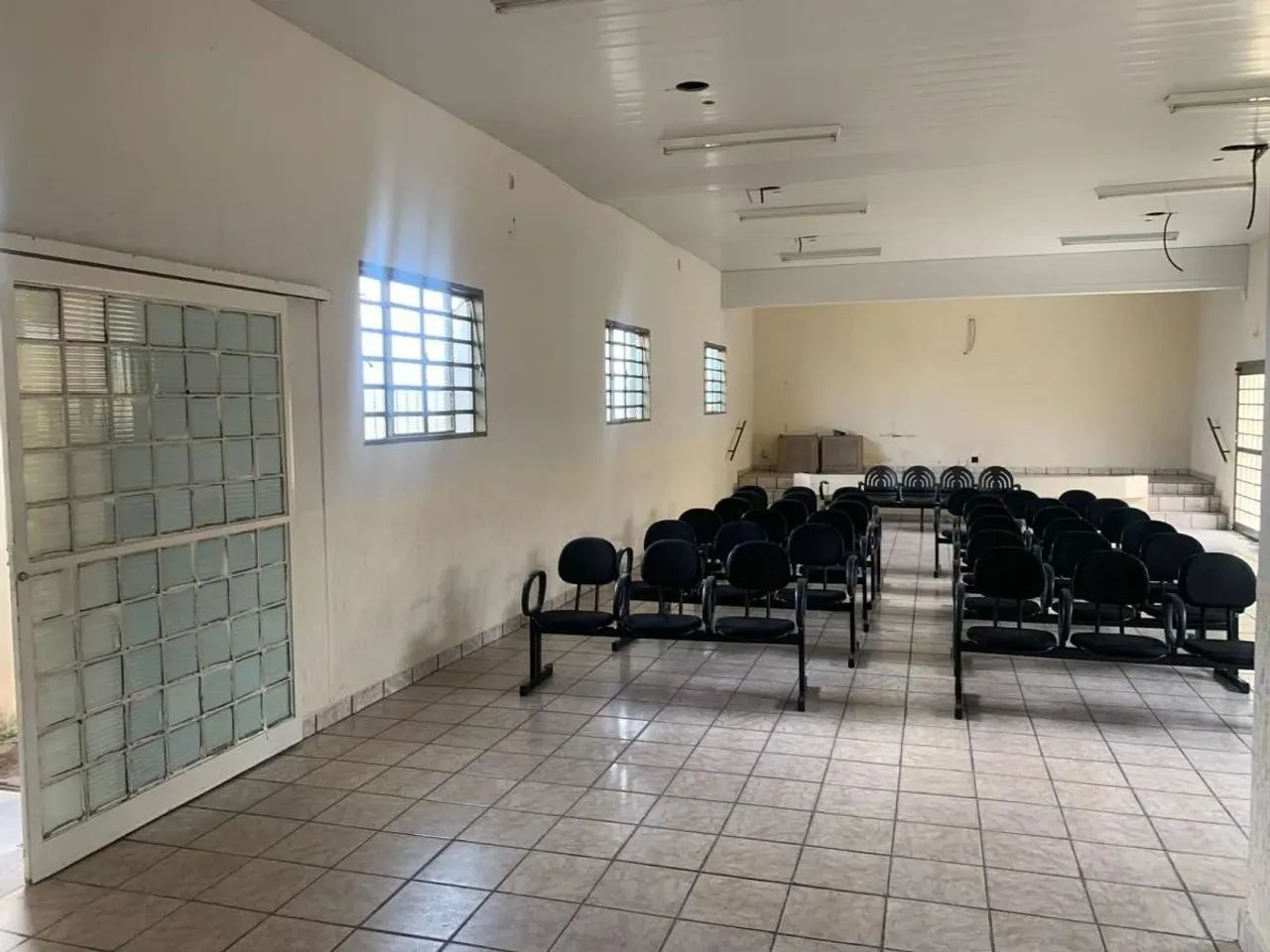 Ponto Comercial para Venda em Uberlândia, Tocantins, 1 dormitório, 2 banheiros, 1 vaga - Foto 9