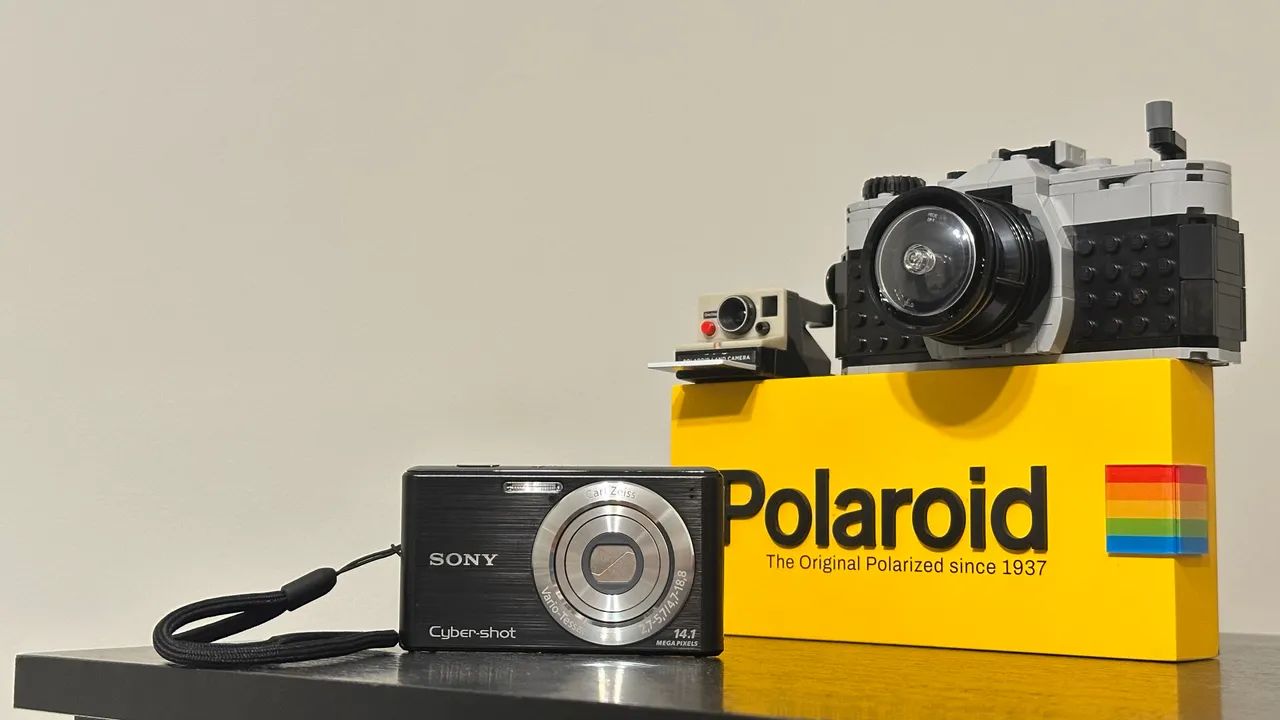 Sony Cybershot DSC-W530 14.1 MP - Completa, nunca utilizada