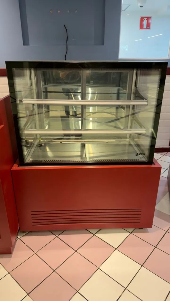 Vitrine Quadrada Refrigerada ELVI 220v