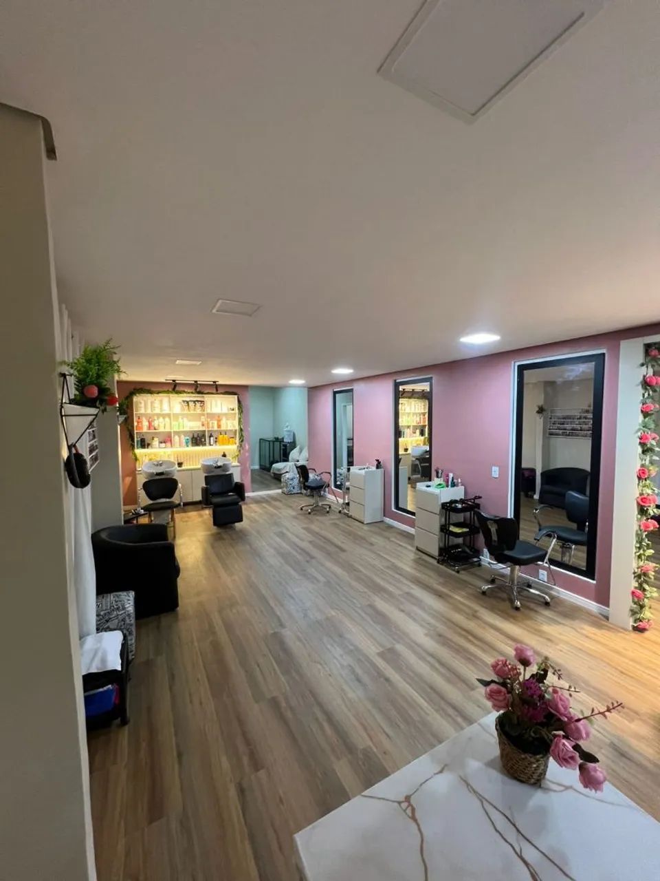 Alugo cadeira para atendimento em salão  - Foto 5