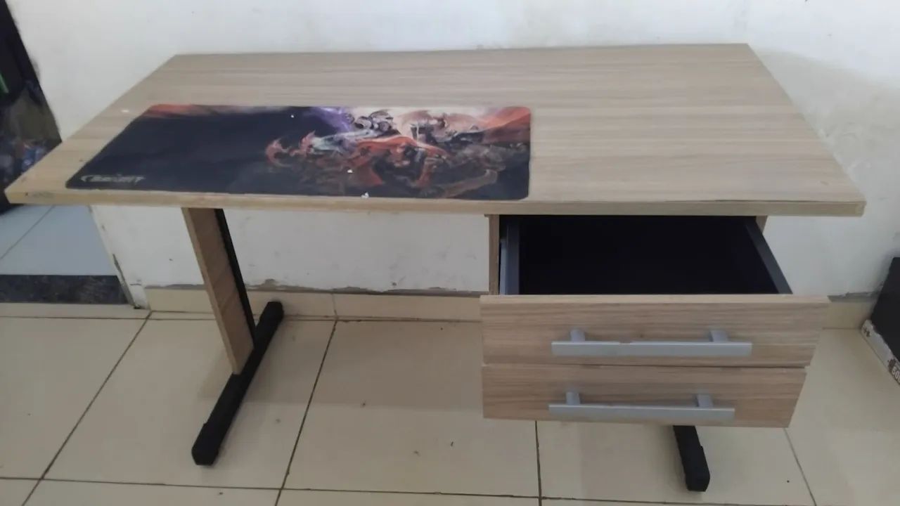 Mesa de computador/escrivaninha 2 gavetas. - Foto 2