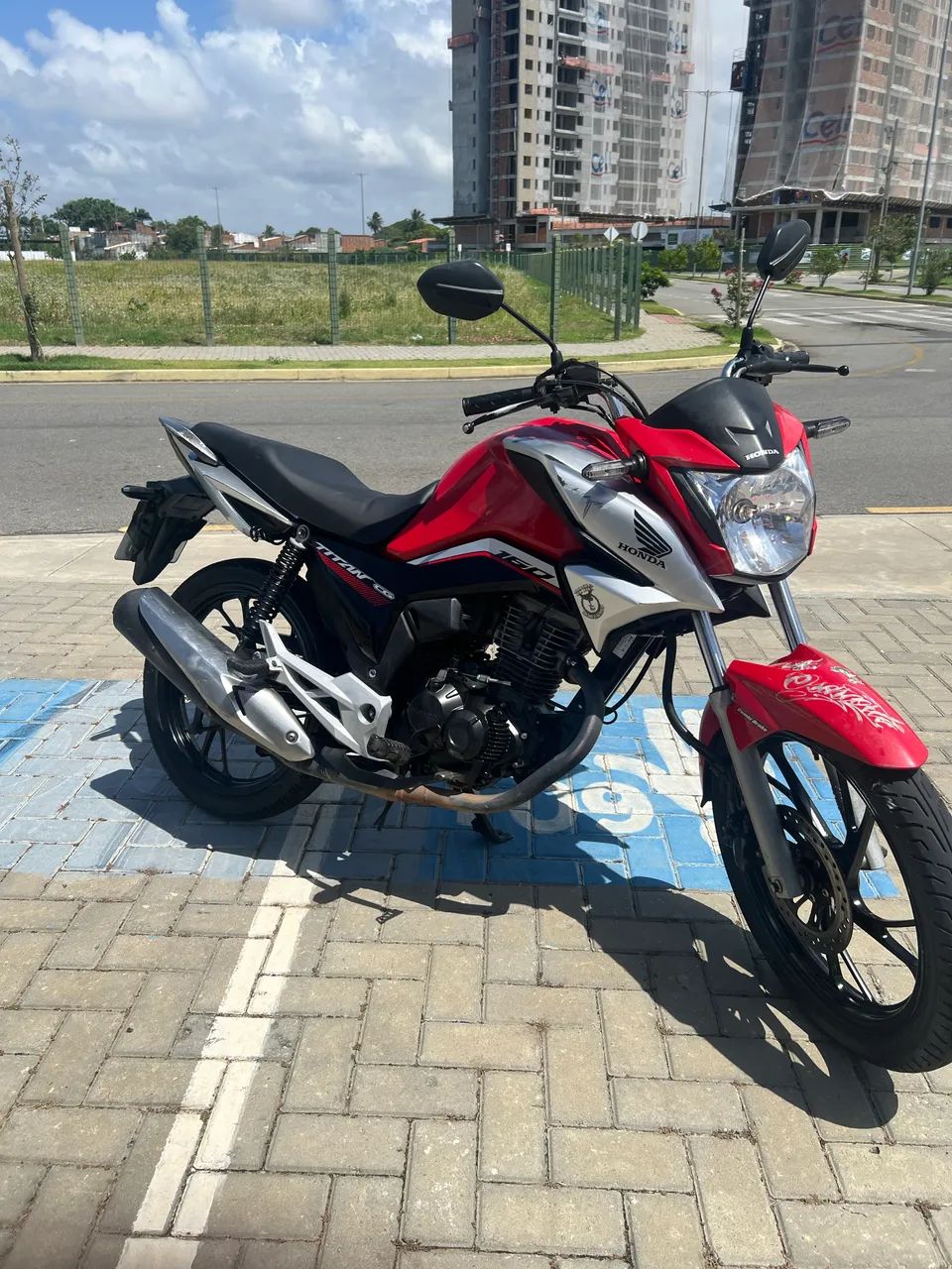 Honda titan 2022 - Foto 2