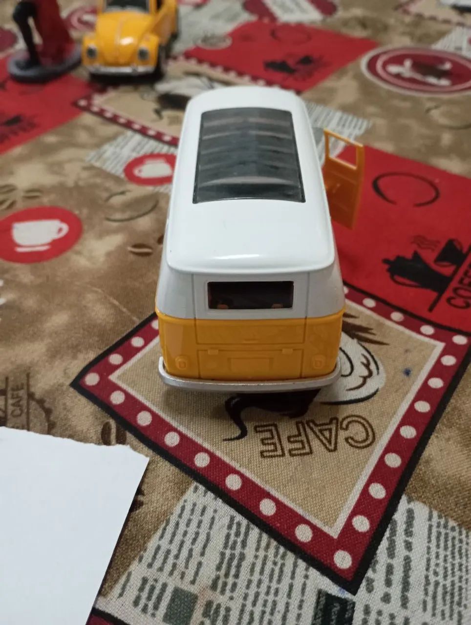 Kombi amarela retrô de metal - Foto 2